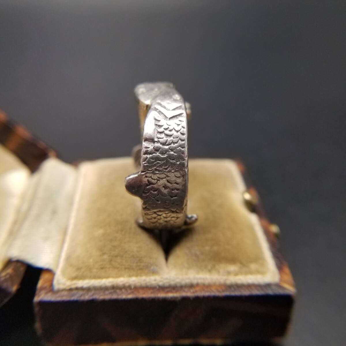 1971 72年 英国 ヴィンテージ 2匹の魚 925 シルバー リング 指輪 銀 Birmingham ホールマーク Fish R 16 W