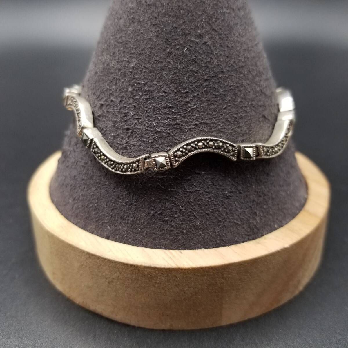  マーカサイト 煌めき ウェーブチェーン 925 シルバー ヴィンテージ ブレスレット 銀 細幅 上品 エレガント 英国 London Convention R 16-X ブレスレット アクセサリー