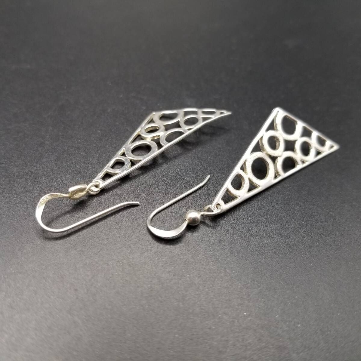 モダニスト 三角 穴あき パンチング 925 シルバー フック ピアス 銀