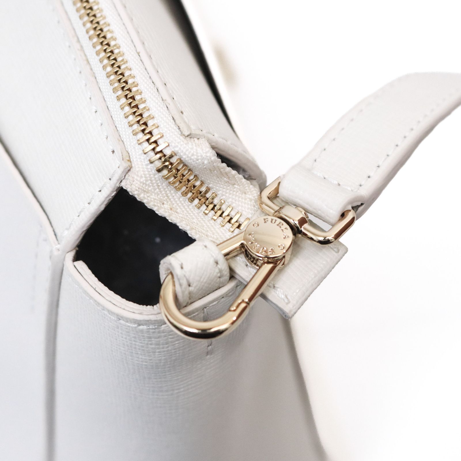 フルラ 2way ショルダーバッグ オリビア 白 ホワイト White レザー 本 