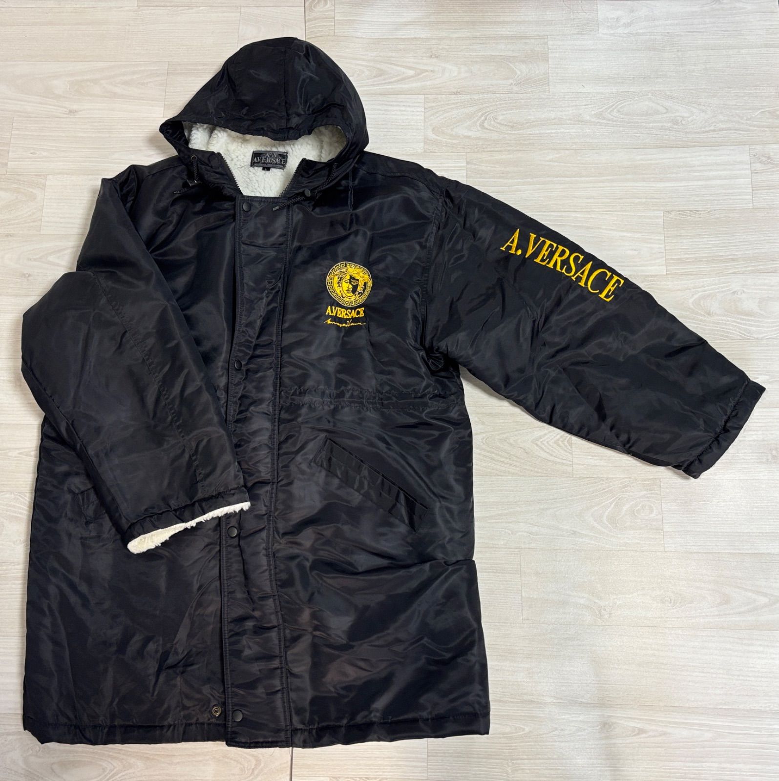 A.VERSACE ヴェルサーチ コート メデューサ 刺繍 裏ボア