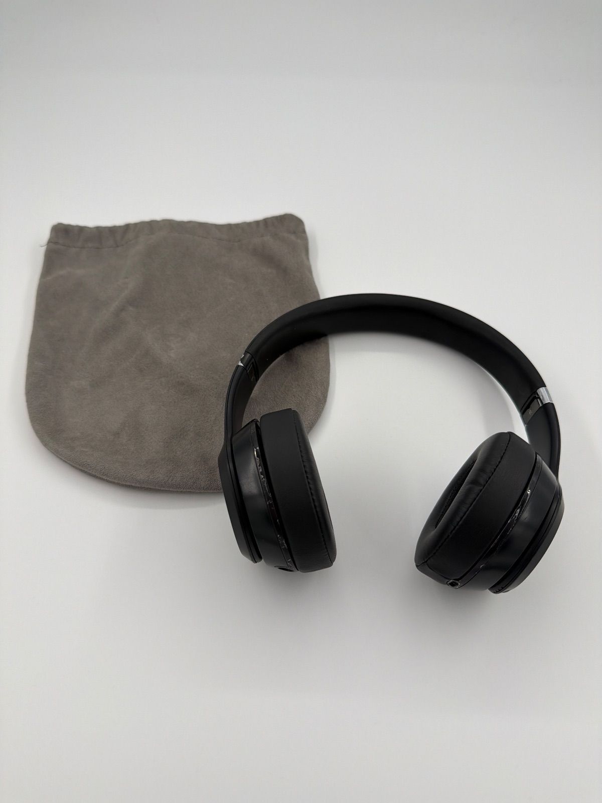 年末年始セール】BEATS SOLO3 ワイヤレスヘッドホン ブラック Amazon