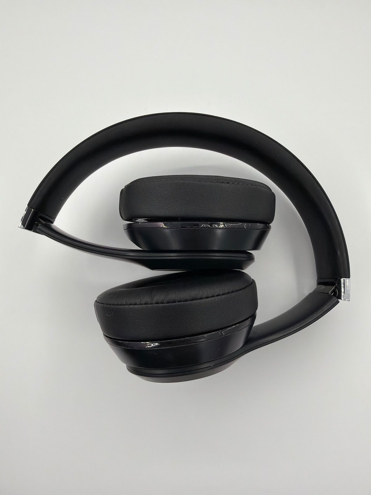 年末年始セール】BEATS SOLO3 ワイヤレスヘッドホン ブラック Amazon