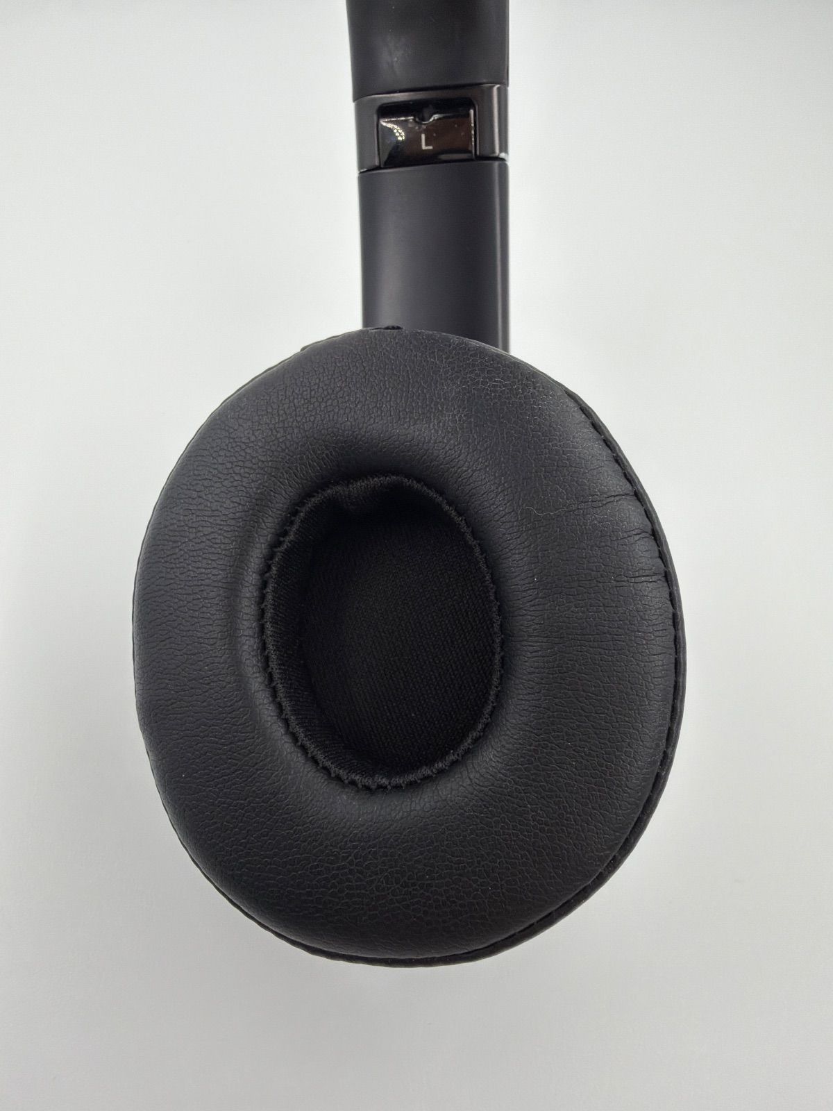 年末年始セール】BEATS SOLO3 ワイヤレスヘッドホン ブラック Amazon