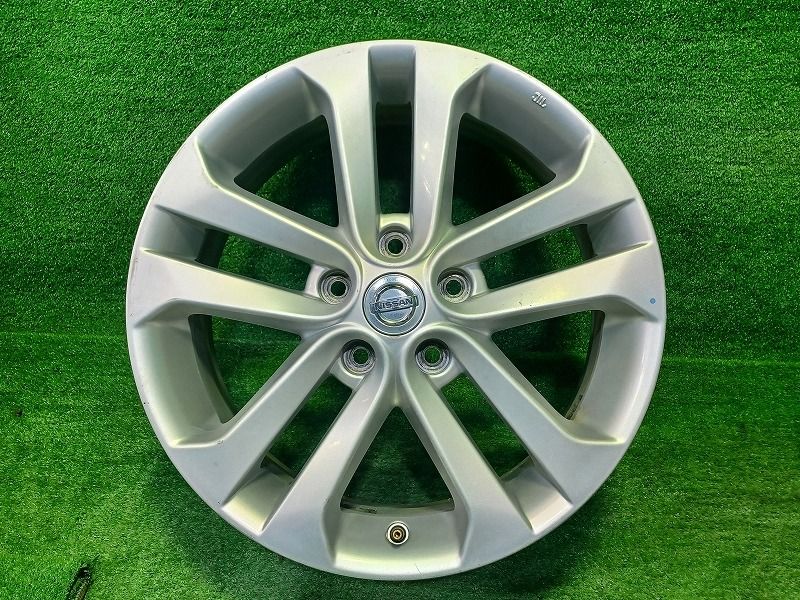 シルバー 17インチ