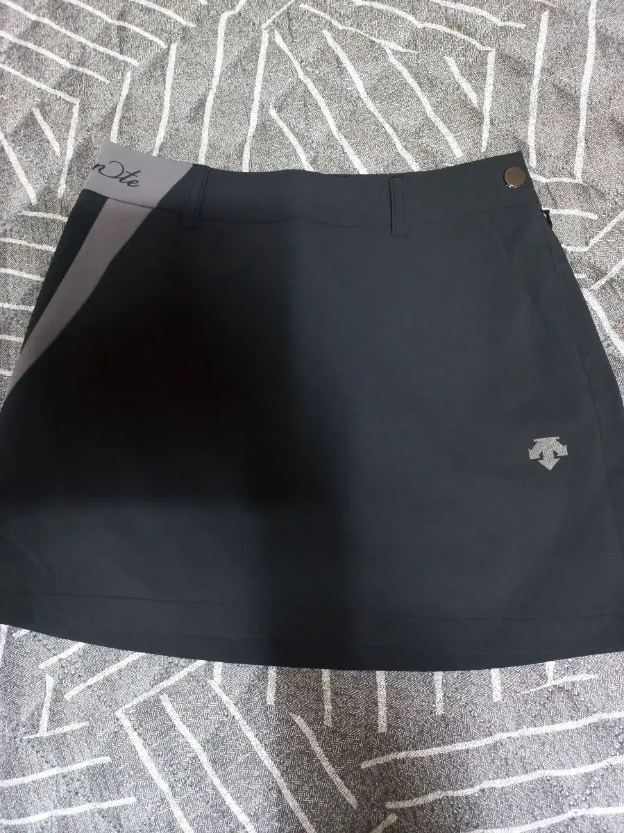 DESCENTE デサント ゴルフ ブラック レディース スカート 状態良し xs