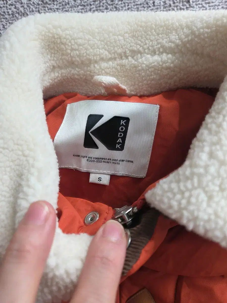 KODAK コダック オレンジ ダウン ベスト S