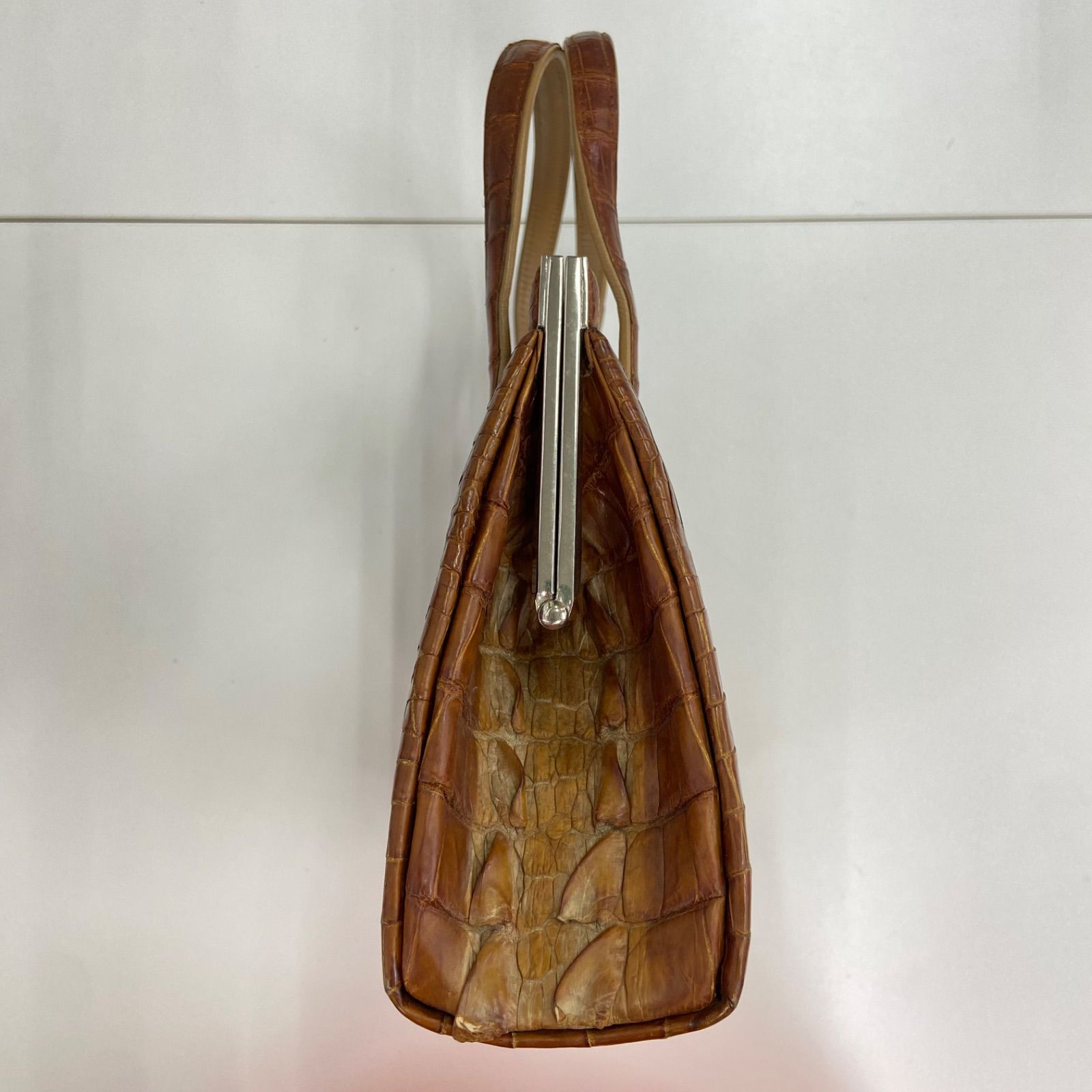 クロコダイル レザー