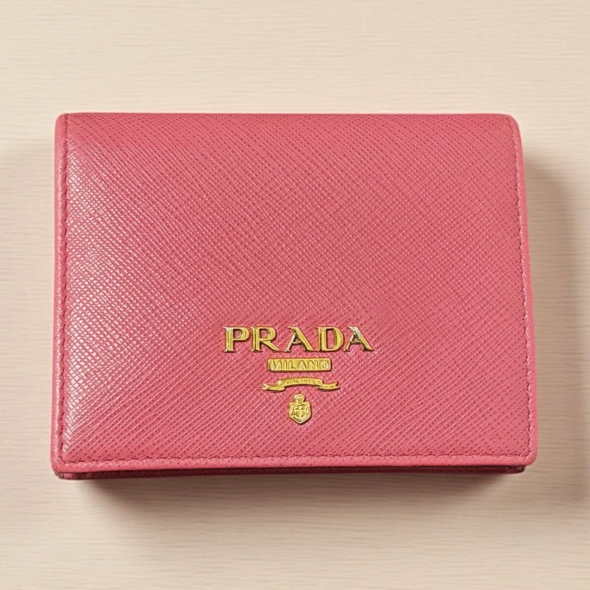 q50 プラダ 二つ折り財布 ピンク サフィアーノ PRADA