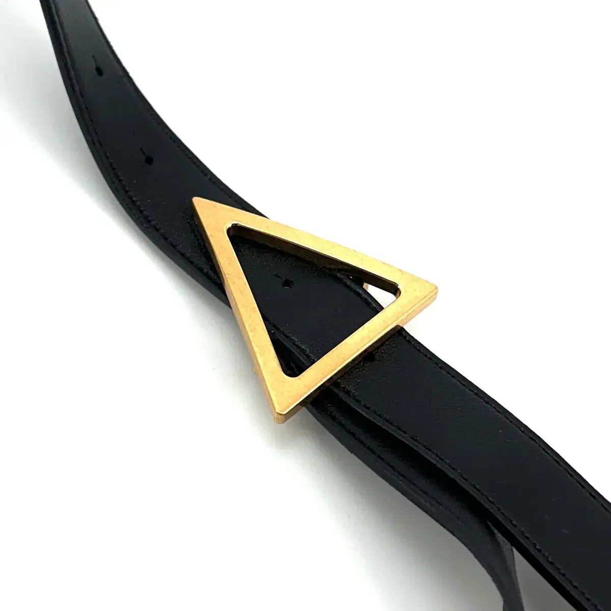 トライアングル クロスボディーバッグ