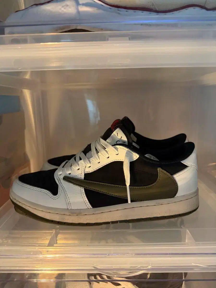 W ジョーダン 1 x トラヴィス スコット レトロ ロー OG SP ミディウム オリーブ