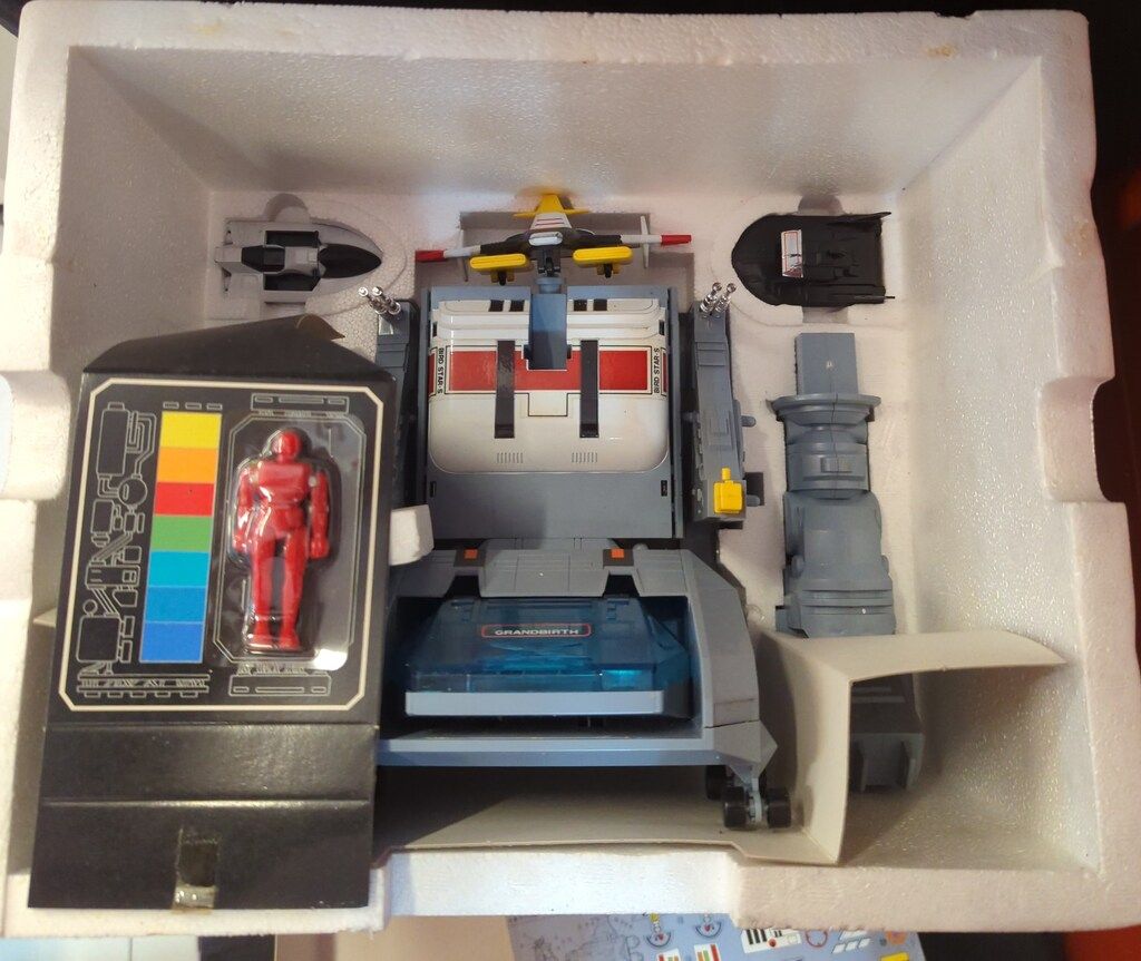 バンダイ 大型基地 宇宙刑事シャリバン 超次元戦闘母艦 グランドバース