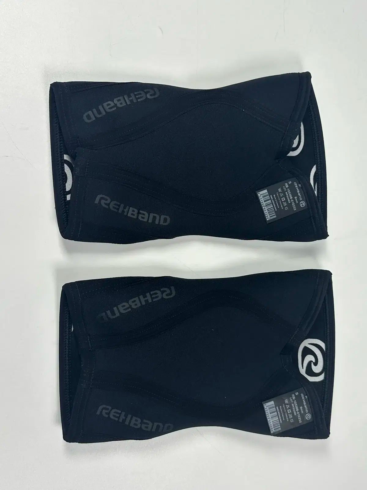  11 14 1番 LEEバンド膝サポーター RX 5 mmカーボンブラック S セット その他 武道 格闘技