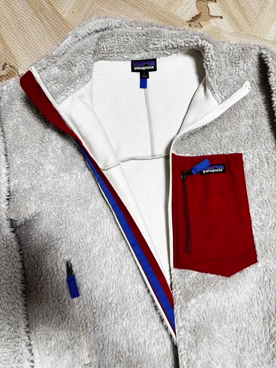 パタゴニア Classic レトロX フリース ナチュラル BE THE SUN TOUR-ING レッド