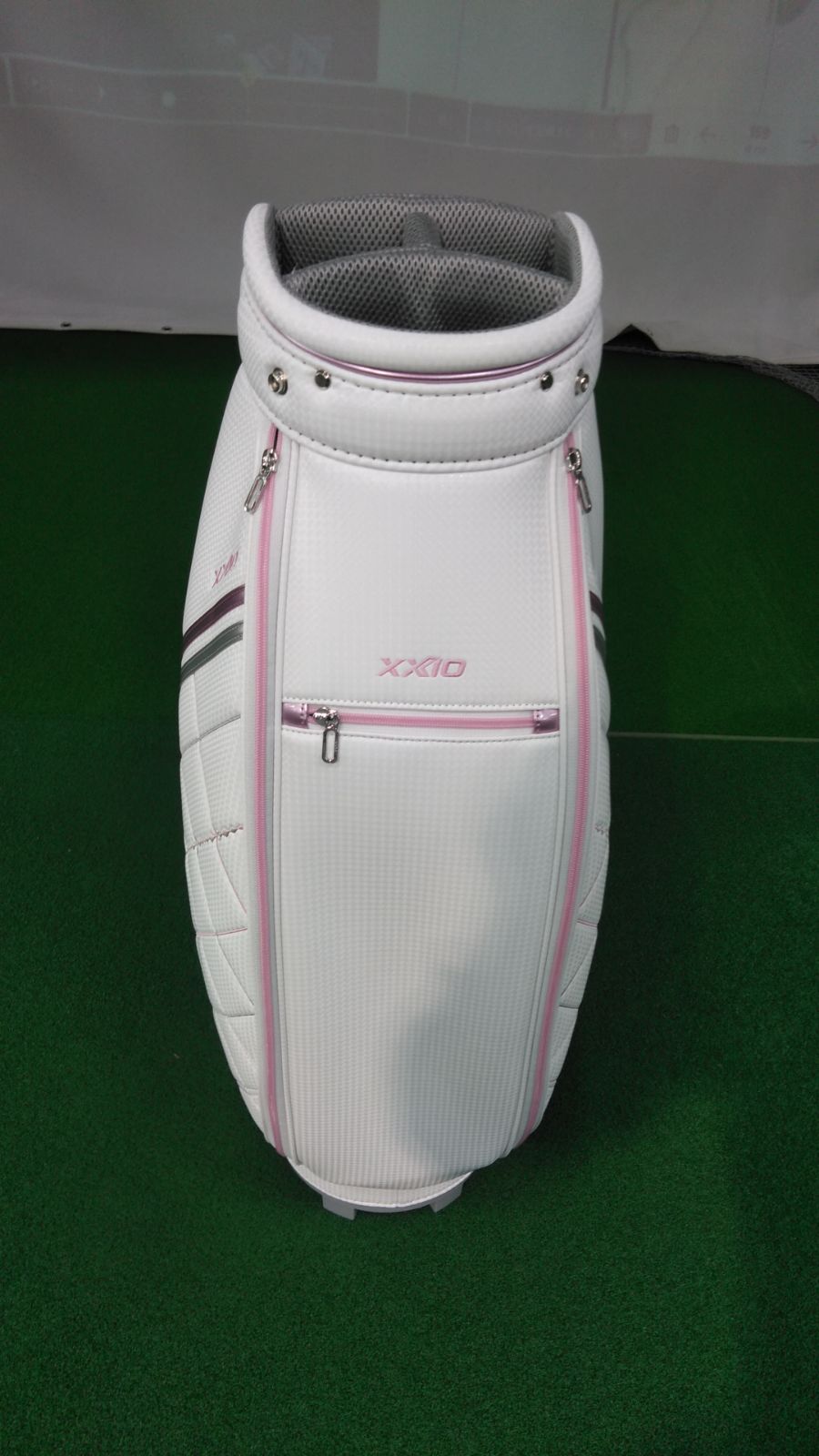 ホワイト ピンク