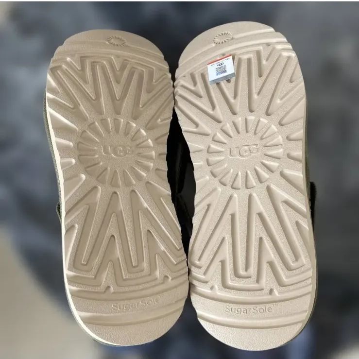 ムートン モスグリーン