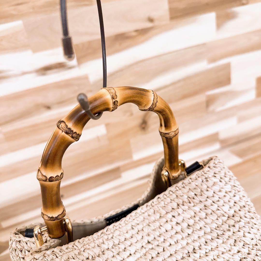 【値下げ】ヴィオラドーロ　かごバッグ　 2way　持ち手バンブー　ベージュ ヴィオラドーロ】かごバッグ 2wayショルダーバッグ 持ち手バンブー