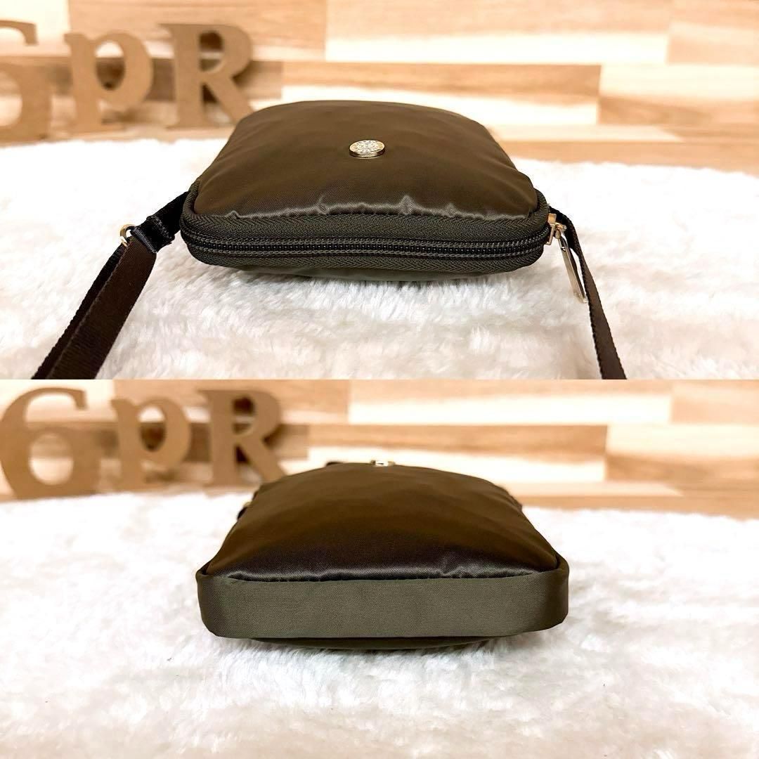 クラウズナイロン カーキ