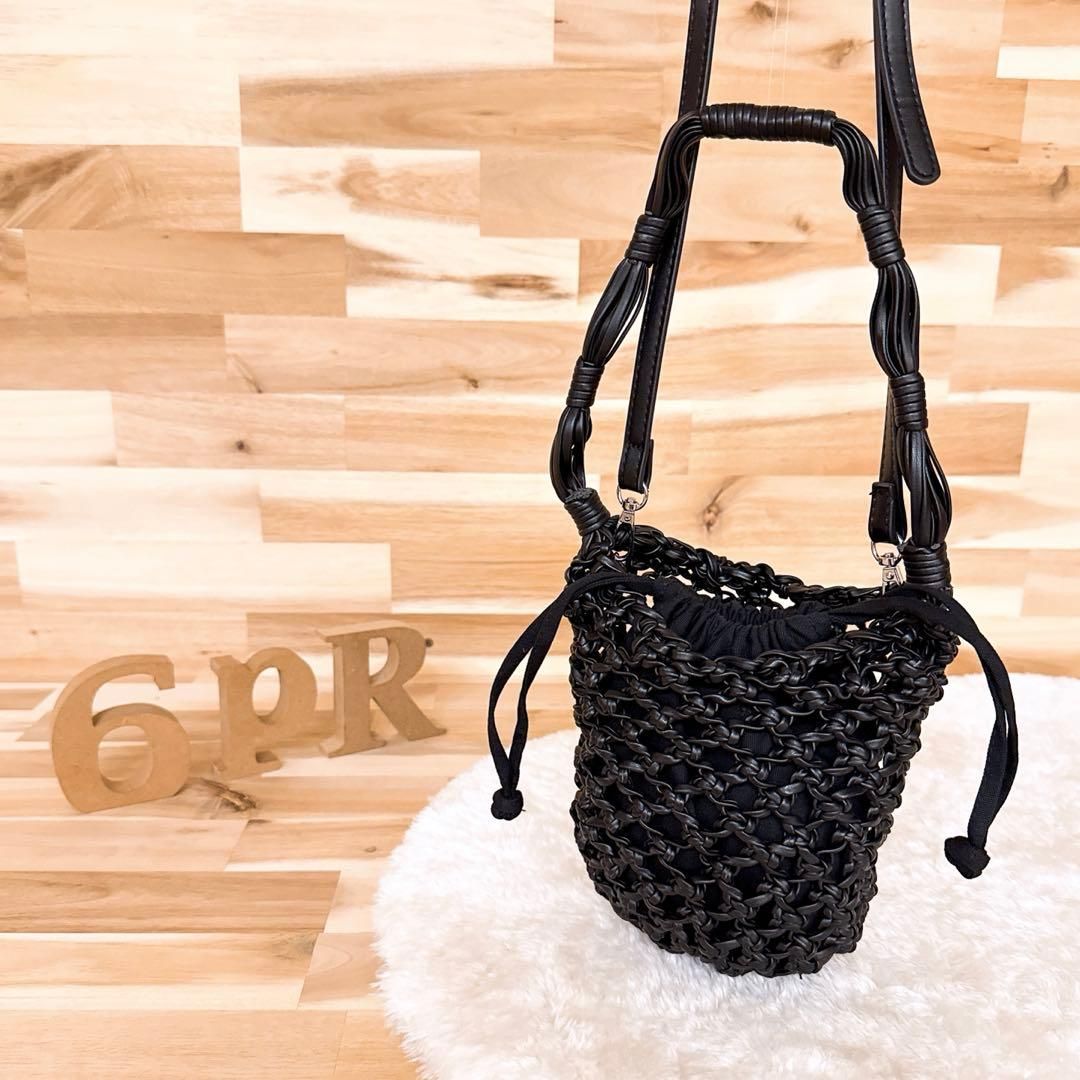 ザラ 編み込み フェイクレザー 巾着 ショルダーバッグ2wayハンドバッグ 黒ブラック 斜めがけ クロスボディ
