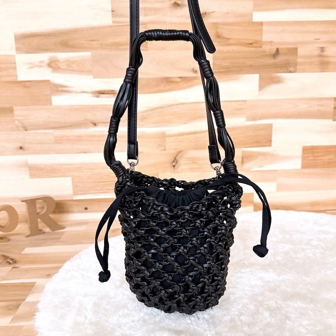 ザラ 編み込み フェイクレザー 巾着 ショルダーバッグ2wayハンドバッグ 黒ブラック 斜めがけ クロスボディ