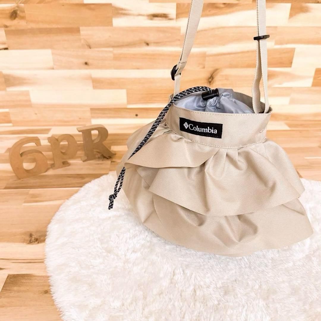 品 コロンビア 別注フリル ショルダーバッグ フリークスストア ベージュ×黒ブラック 斜めがけ クロスボディ 巾着 コラボ