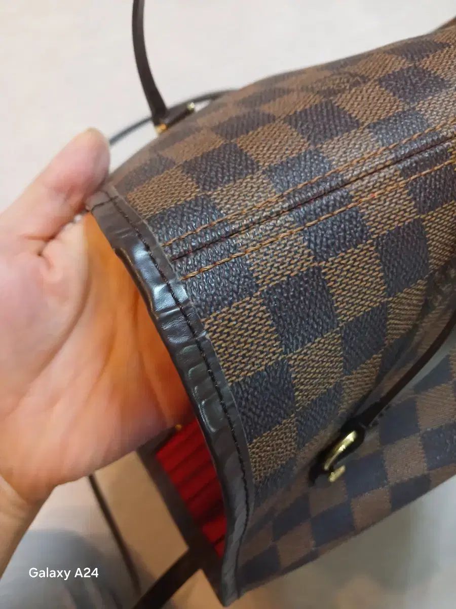 ダミエ ネヴァーフル