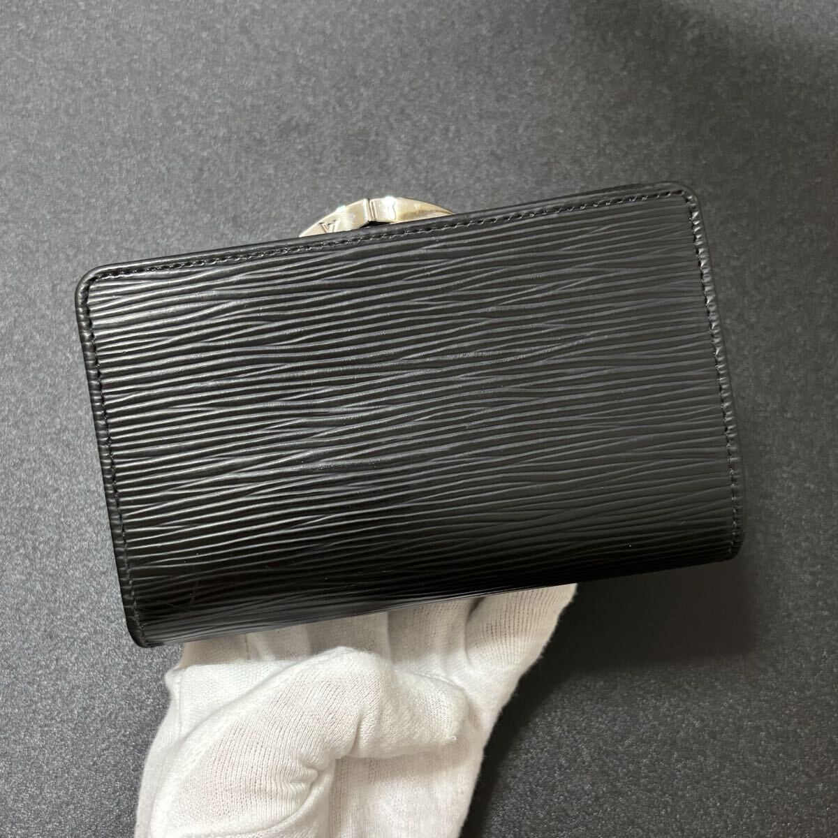 ルイヴィトン エピ ポルトフォイユ・ヴィエノワ ブラック がま口 ルイ