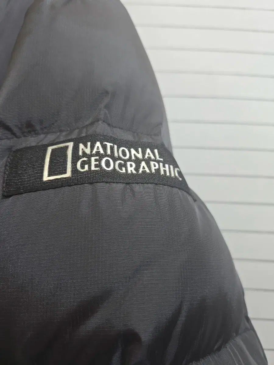ナショナルジオグラフィック ダウンジャケット