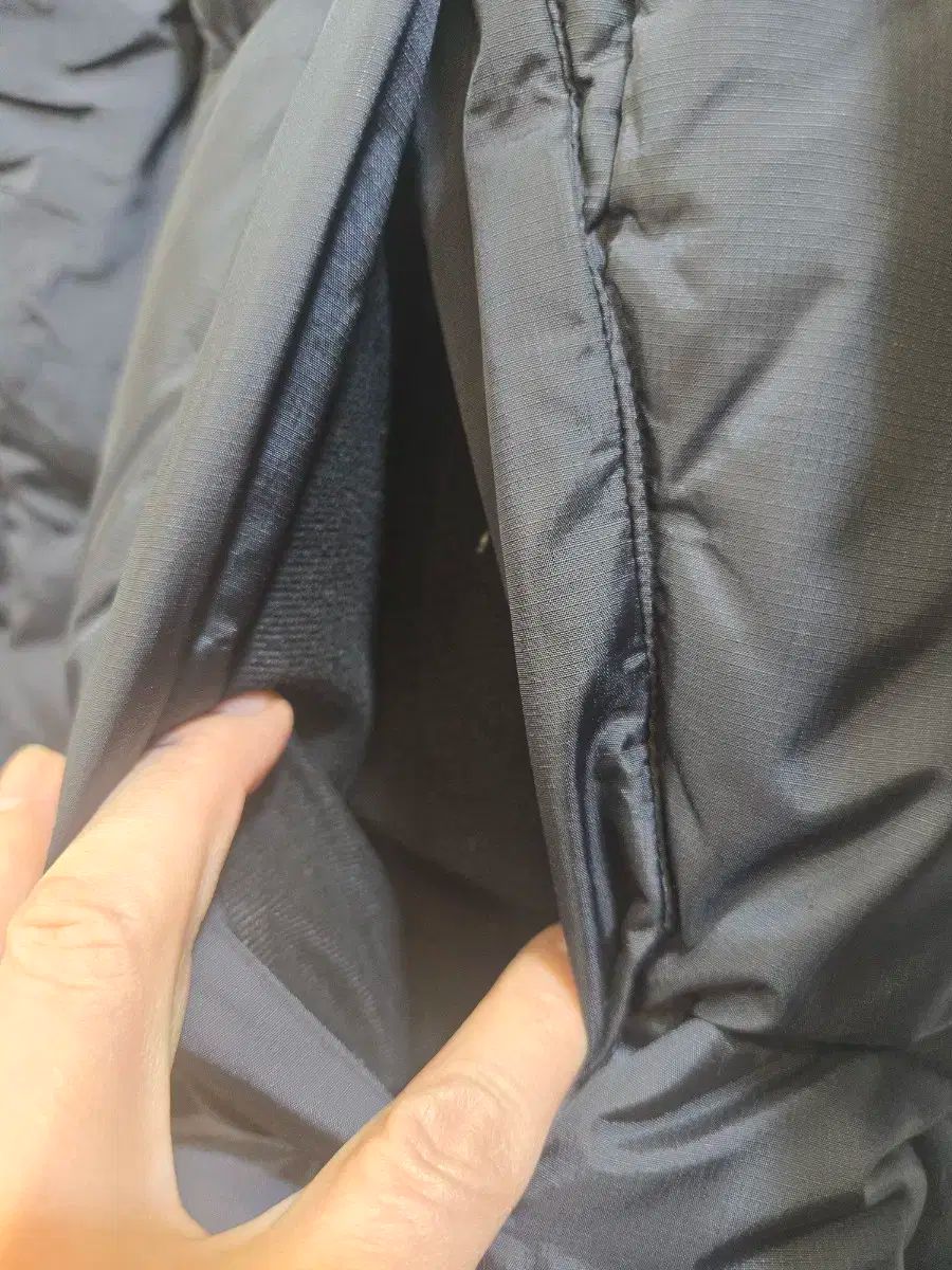 ナショナルジオグラフィック ダウンジャケット