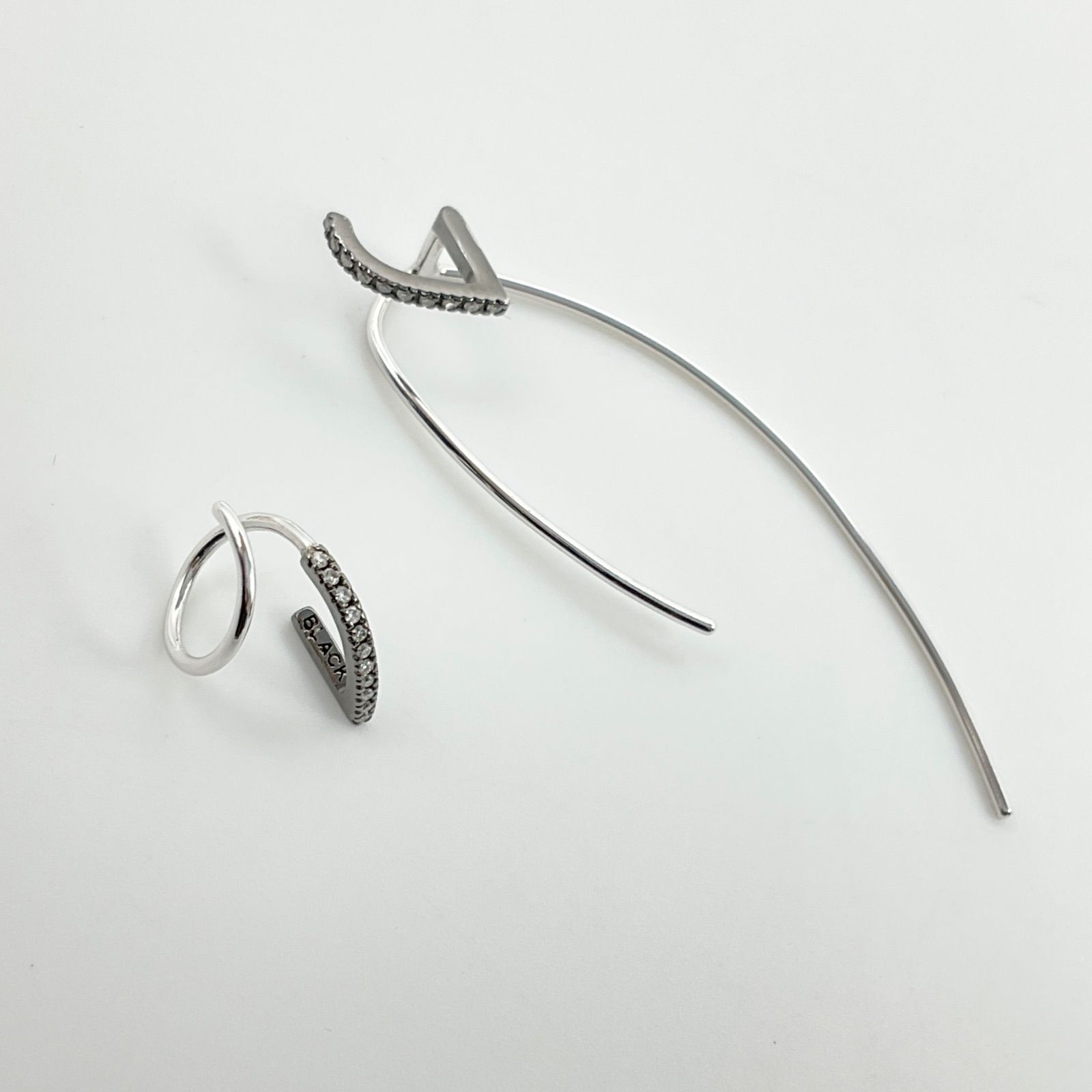 MARIA BLACK マリアブラック K 14 ダイヤモンド ピアス 両耳用 ねじれピアス フックピアス シルバー ブラック コンビ Aランク 5_372