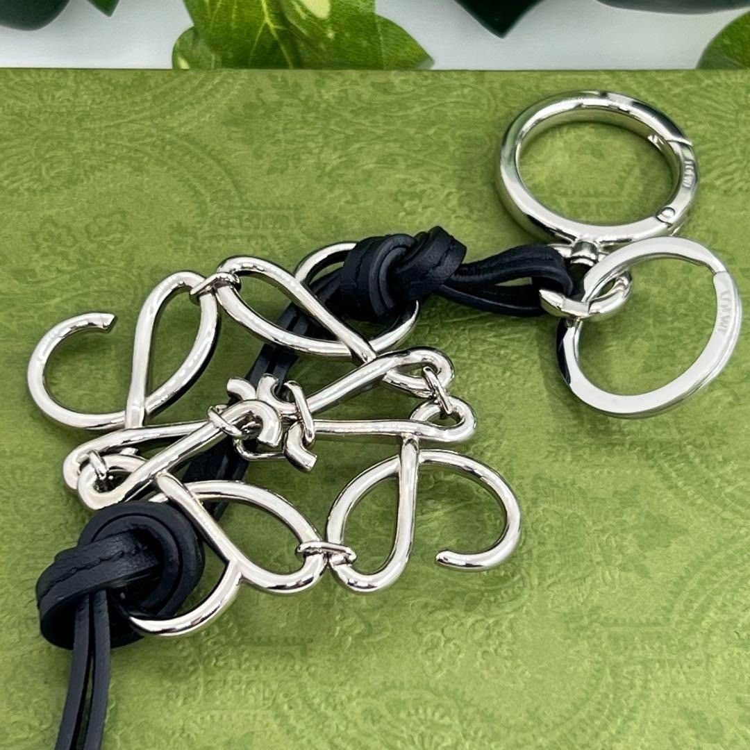 LOEWE アナグラム チャーム キーリング キーホルダー 062628 - メルカリ