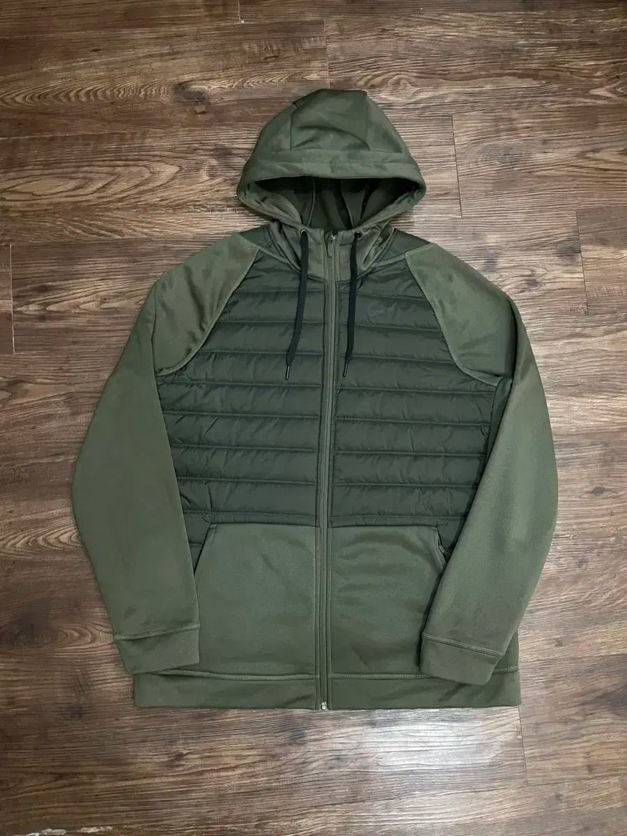 ナイキ サーマ ウィンターライズ フルジップアップ フード ジップアップ ジャケット カーキ