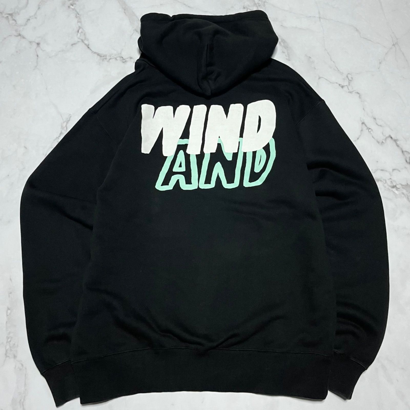 Lサイズ WIND AND SEA NAIJEL GRAPH ウィンダンシー ナイジェルグラフ コラボ 21AW 両面プリントロゴ カンガルーポケット コットン ブラック 黒 スウェット パーカー プルオーバー トップス WDS-NJL-02