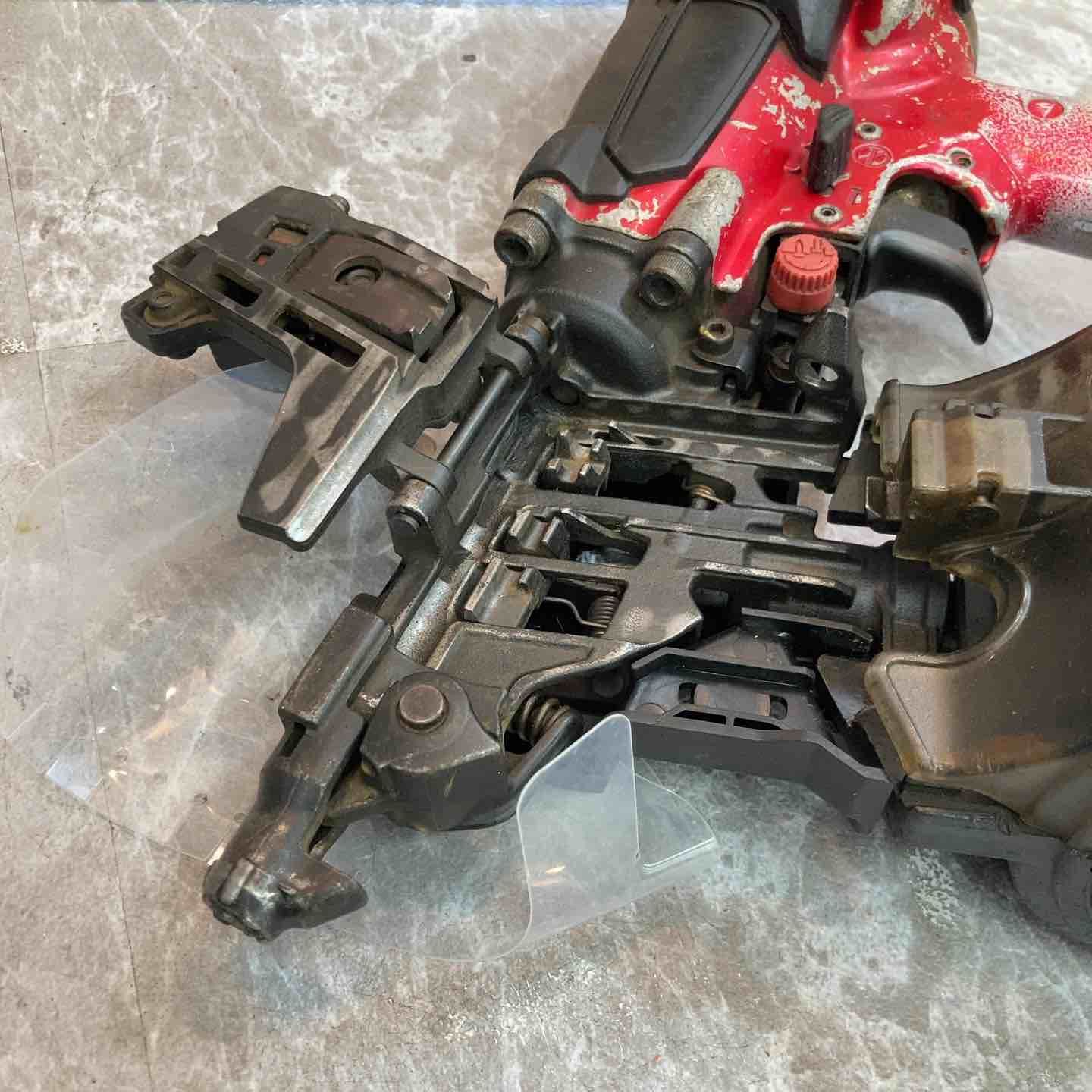 高圧エア釘打ち機