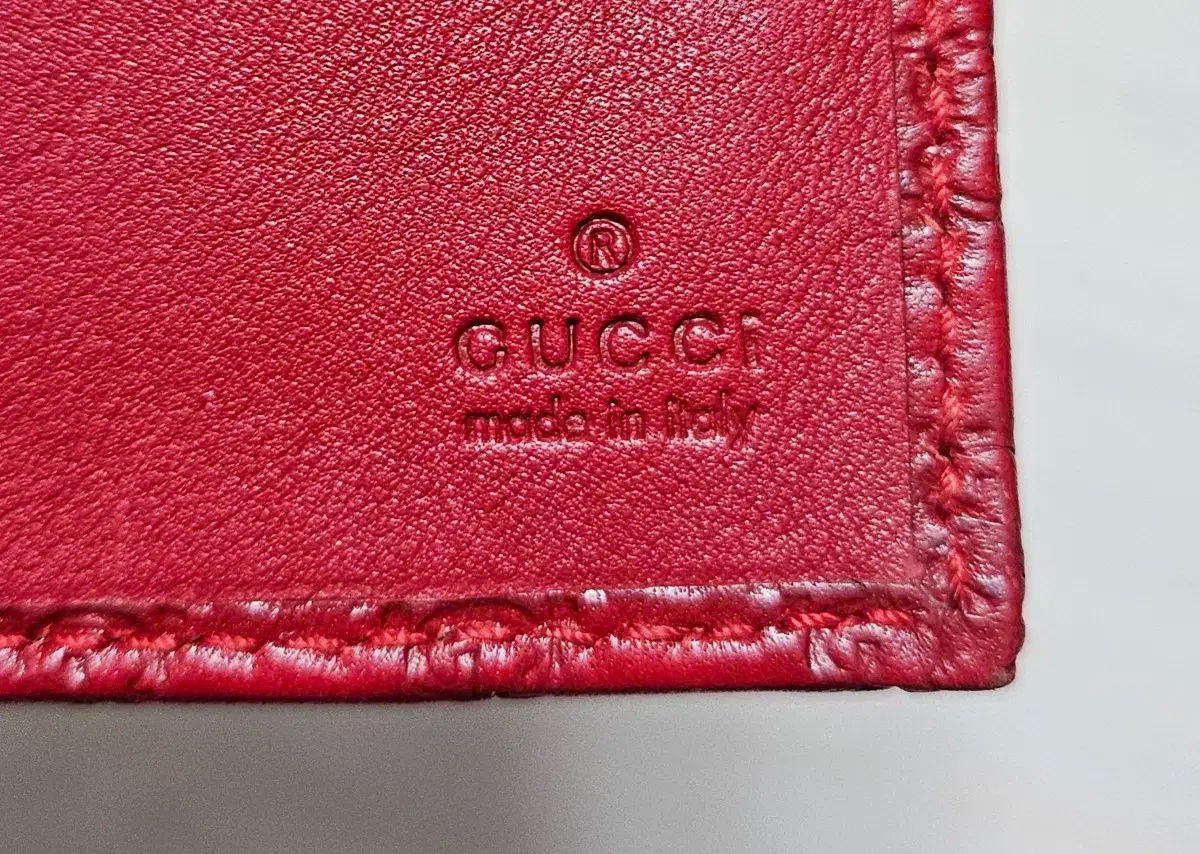 レッド チェーン長財布