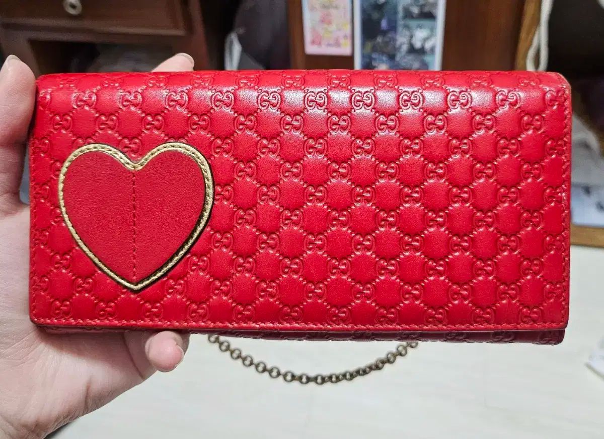 グッチ マイクロシマ ハート レッド チェーン長財布