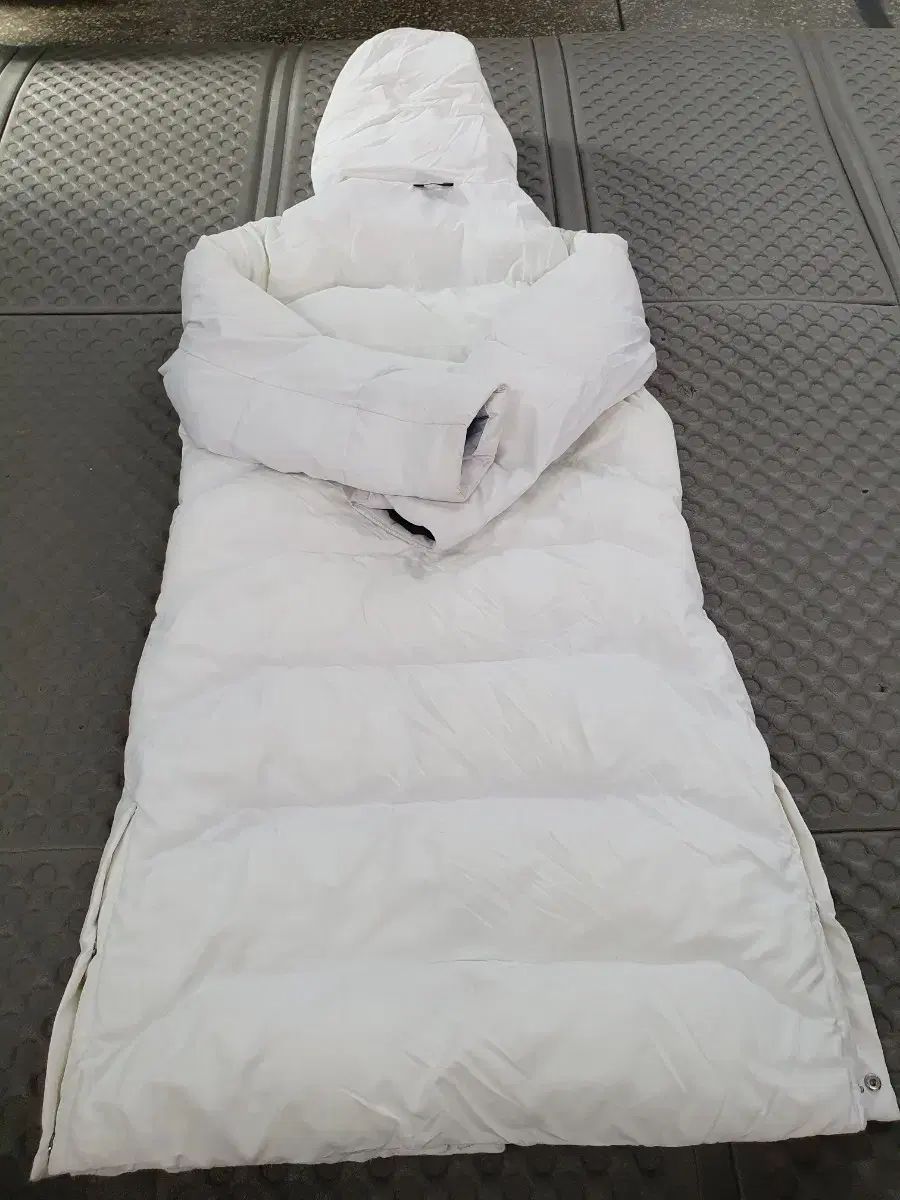 プーマ 白 ダウンジャケット ロング丈 フード メンズ