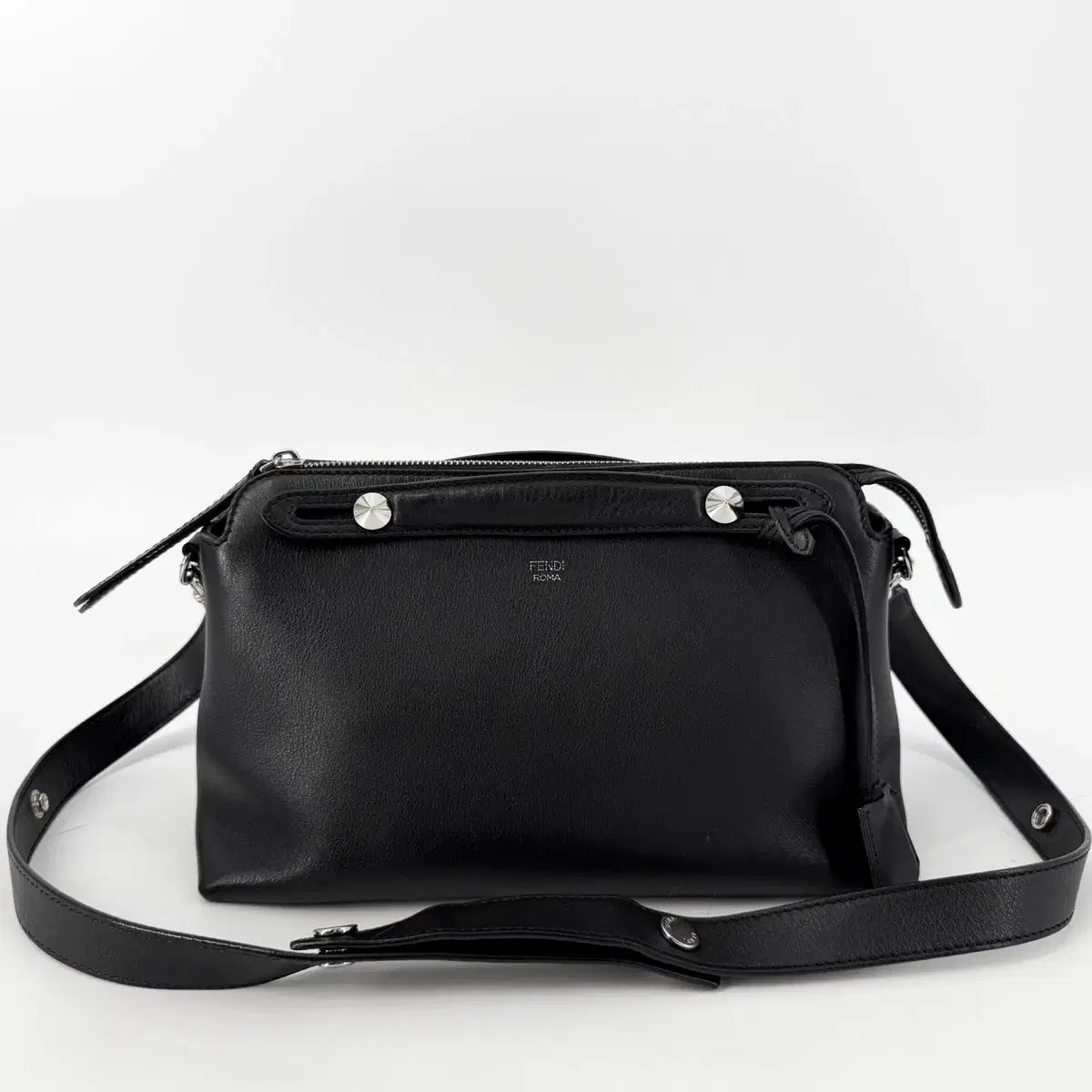 フェンディ バイ ザ ウェイ ショルダーバッグ 8BL124