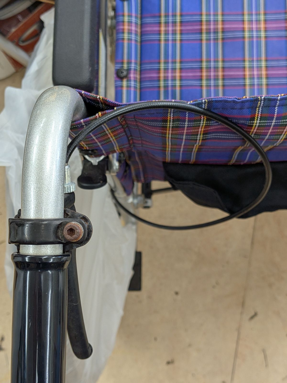 中古】KAWAMURA 介助用 車椅子 自走式 カワムラサイクル チェック柄