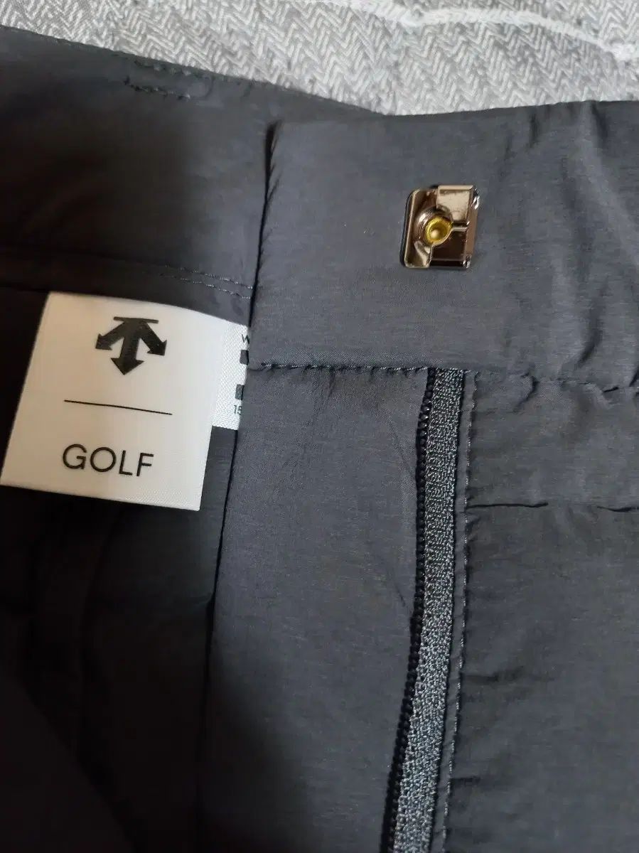 デサント ゴルフ グース 半 ズボン ブラック 23年 製造