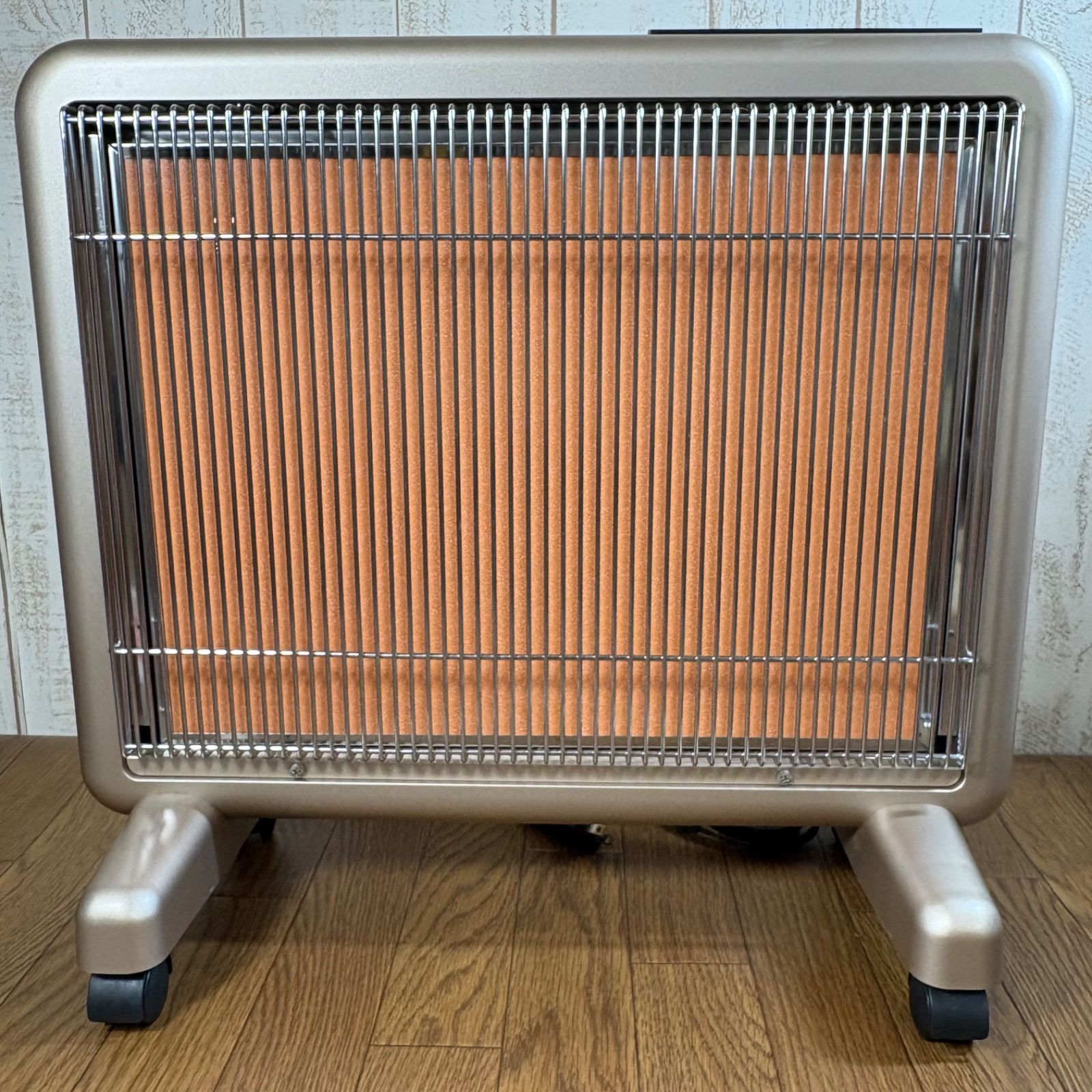 サンルミエ・エクセラ7 N700L-GR 電気ヒーター 日本遠赤外線 - メルカリ