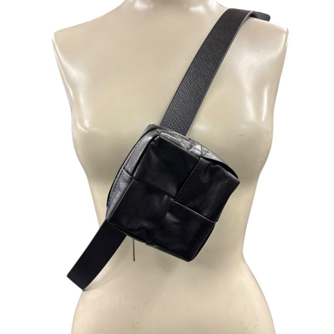BOTTEGA マキシイントレ ベルトバッグ