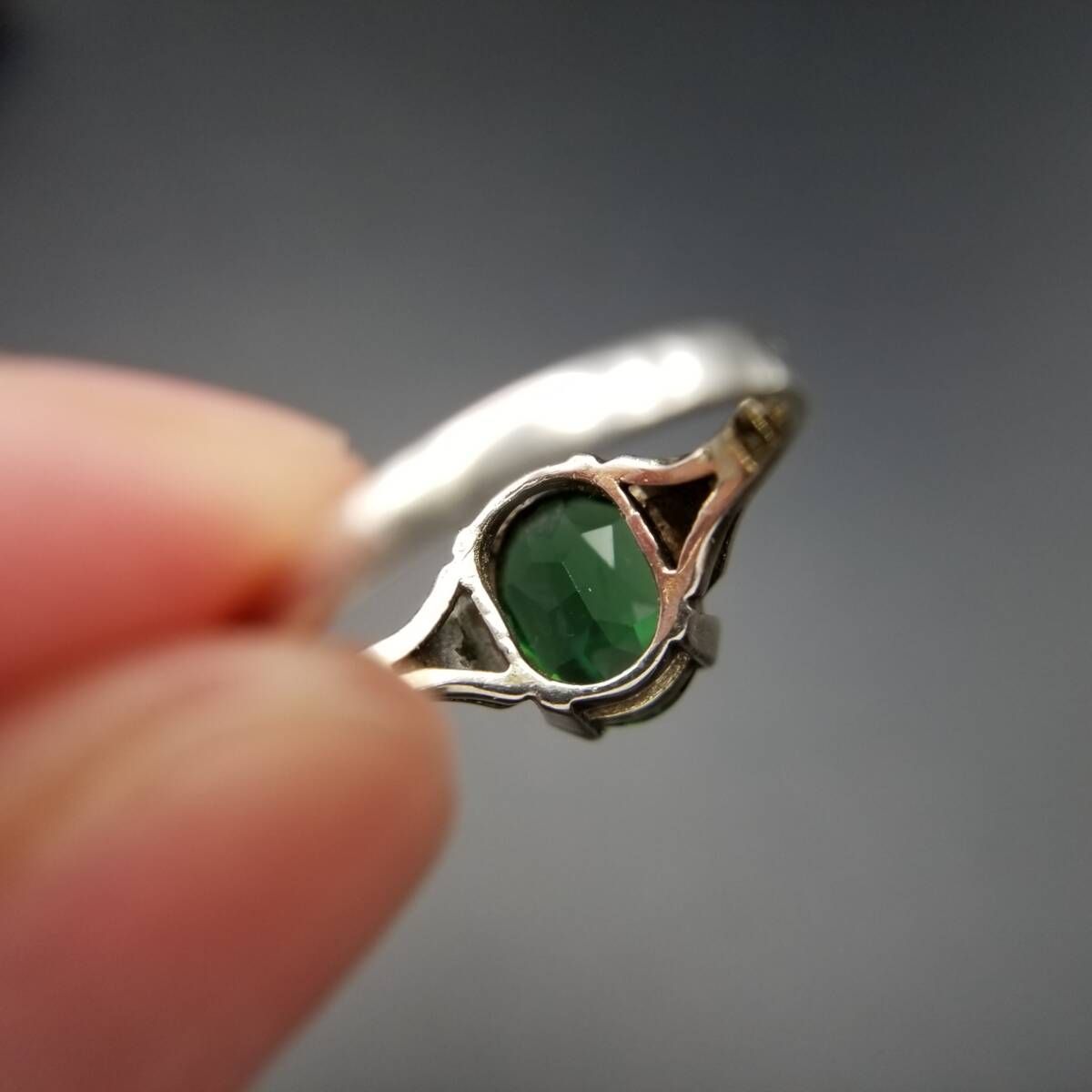 緑色オーバル型シルバーリング グリーンオニキス｜シルバー925 天然石リング Mahika マヒカ – MAYGLOBE