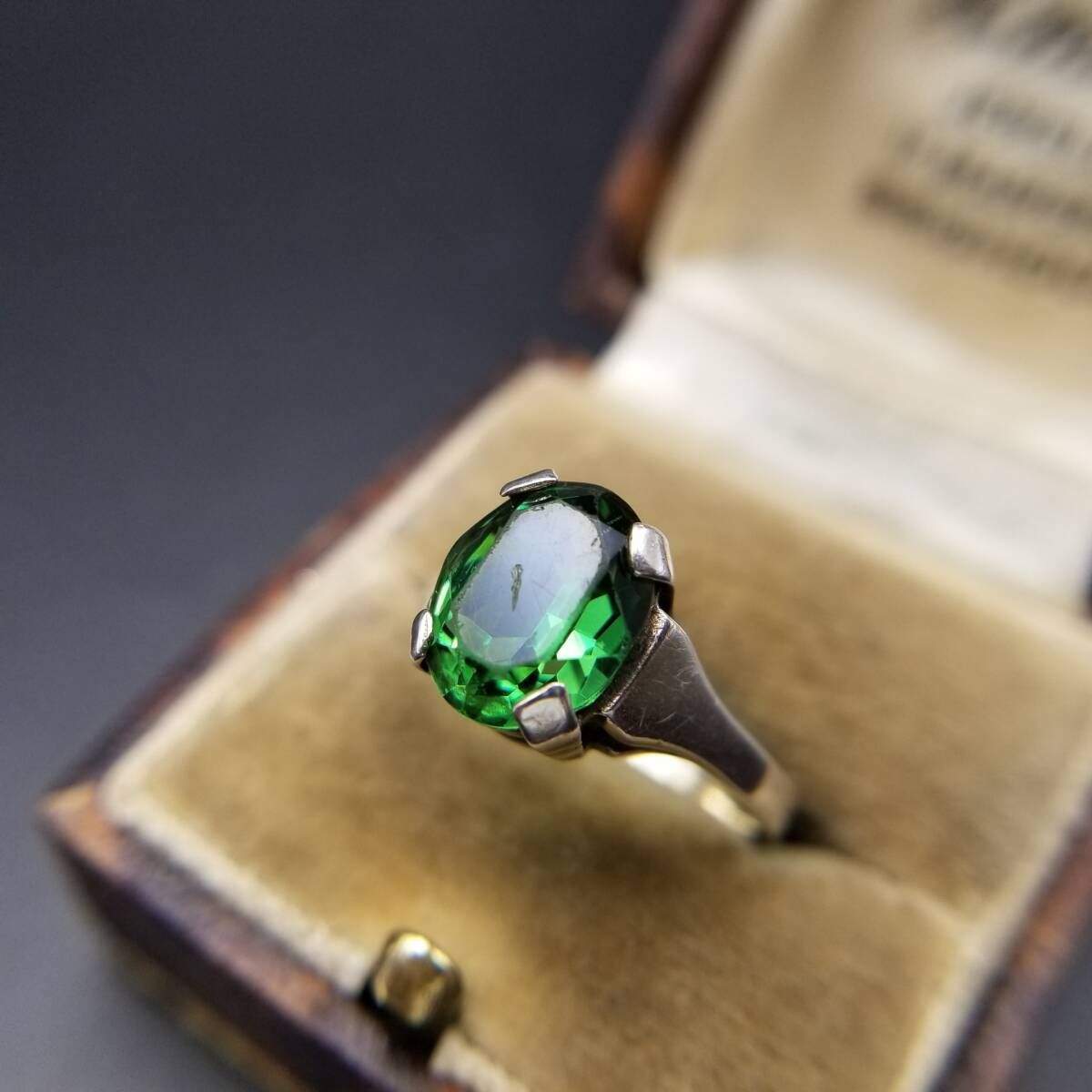 緑色オーバル型シルバーリング 緑色オーバル型シルバーリング fit=scale-down,w=1200