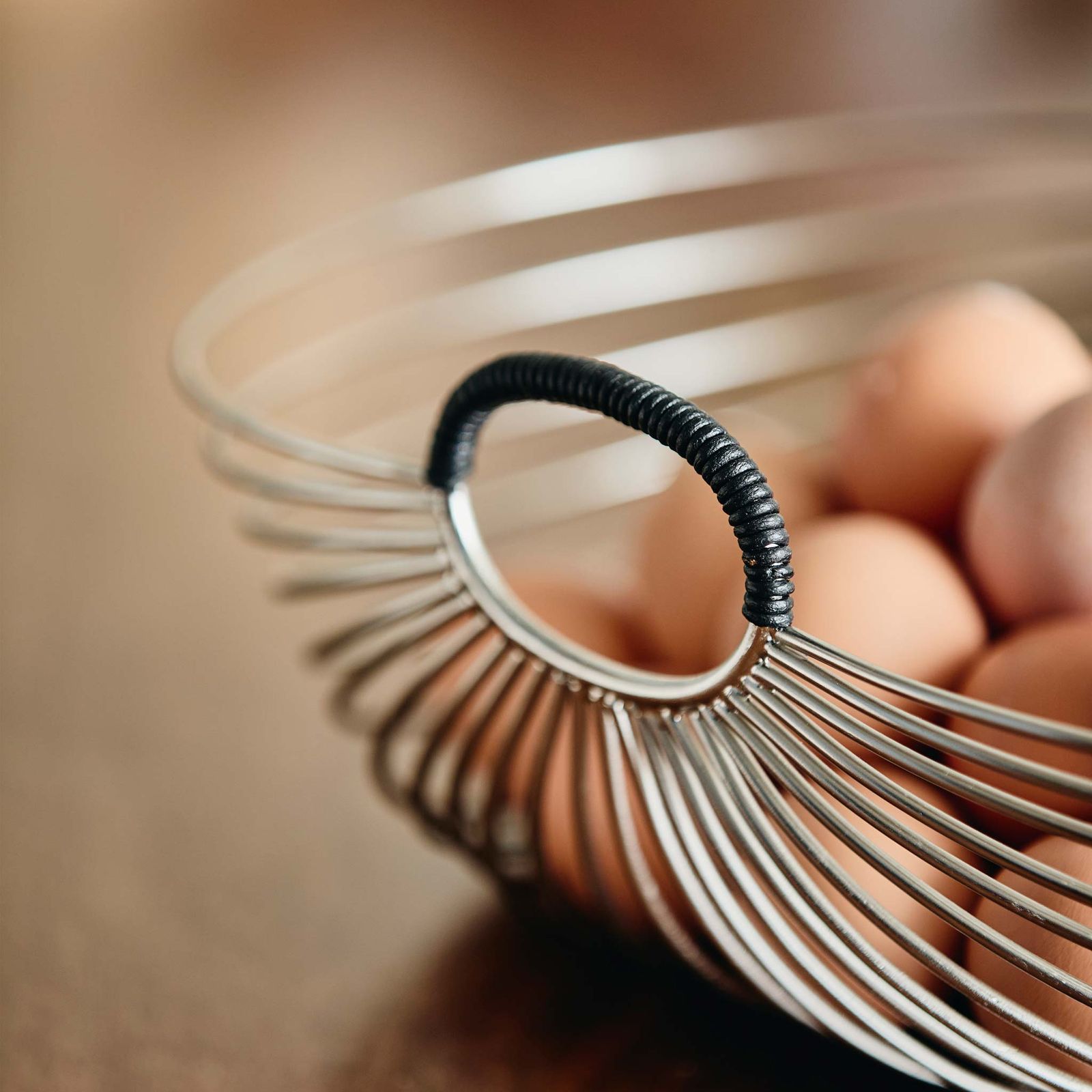 NORDAL シンプルでミニマルなデザインのクローム仕上げのバスケット