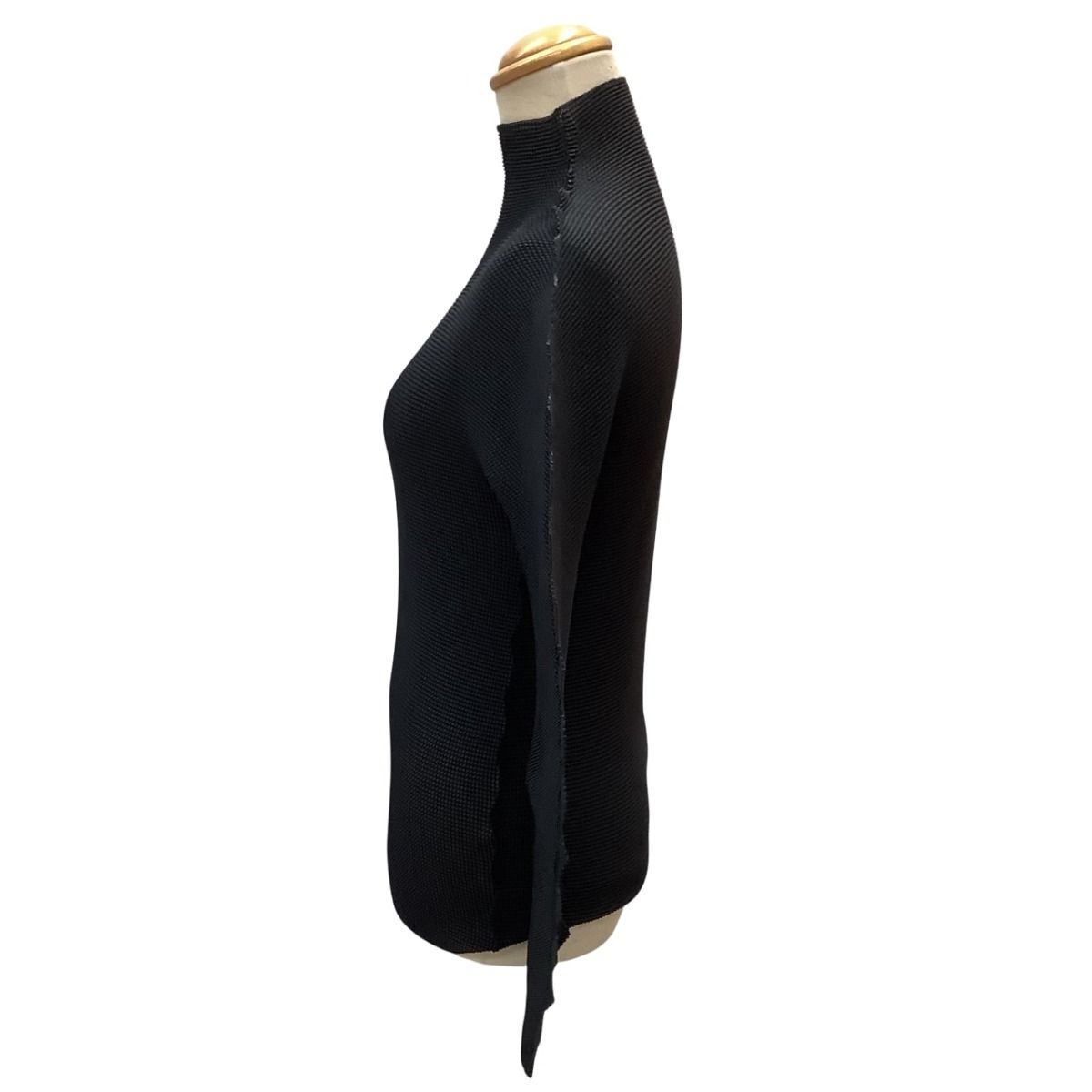 50％以上OFF! me ISSEY MIYAKE イッセイミヤケ ミー 変形 トゲトゲ カットソー ワッフル プリーツ MI41FJ201 ブラック 【90％OFF超高級ブランド】