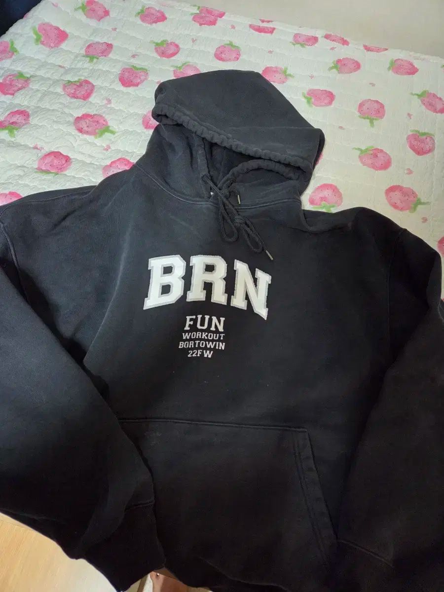  BORN TO WIN BRN ヘビー裏毛 フードTシャツ ブラック ヨガウェア ヨガ ピラティス
