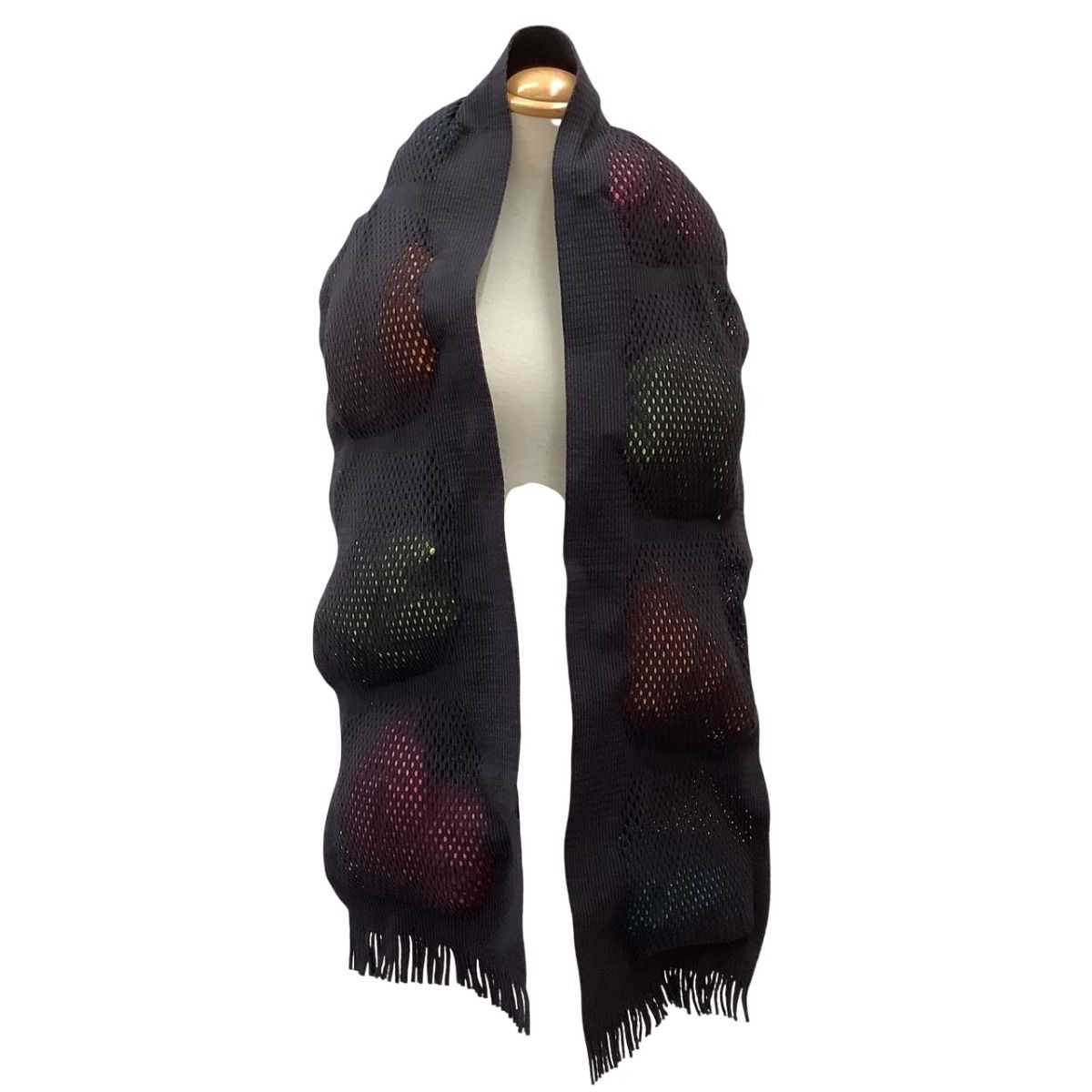 ISSEY MIYAKE イッセイミヤケ レディース ダウンマフラー ストール IM23AD515 ブラック