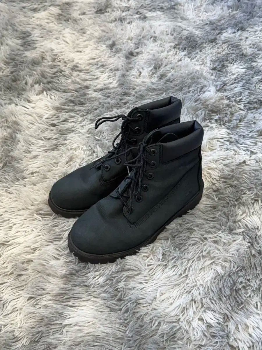 Timberland size - 235 89 000 ONE