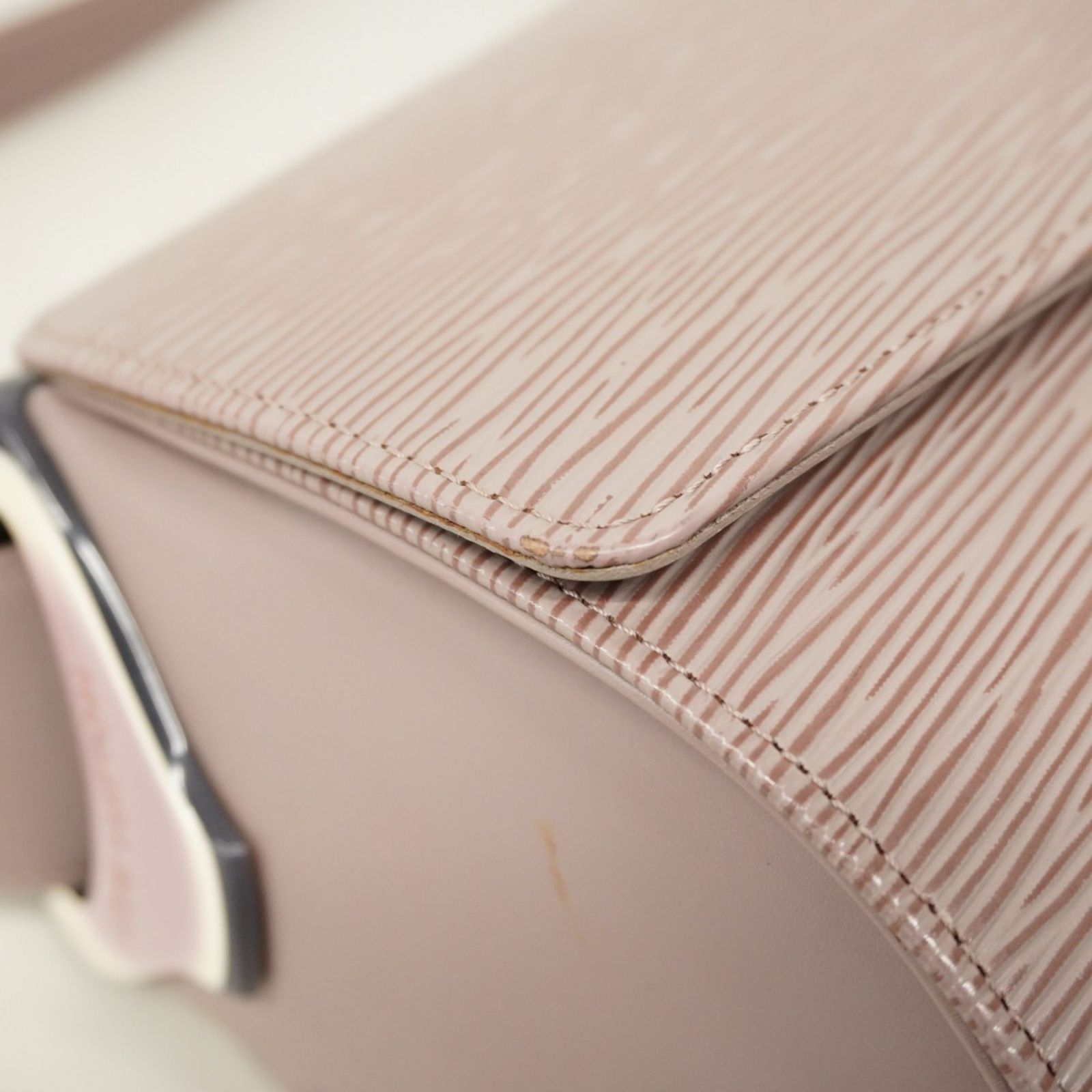 ショルダーバッグ